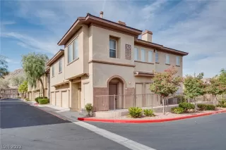 Photo #2: 2419522 Listing