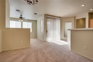 Photo #5: 2419522 Listing