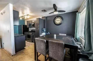 Photo #5: 2419551 Listing 