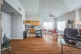 Photo #4: 2419567 Listing 