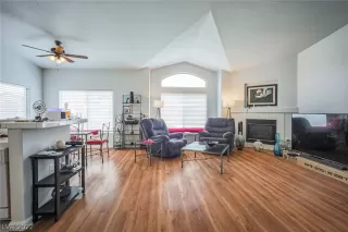 Photo #6: 2419567 Listing 