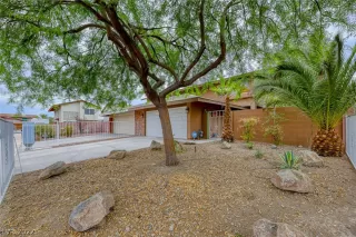 Photo #2: 2419570 Listing