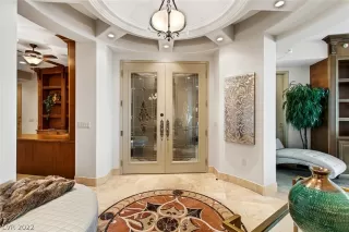 Photo #2: 2419588 Listing