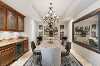 Photo #3: 2419588 Listing