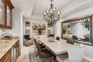 Photo #4: 2419588 Listing