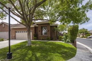 Photo #1: 2419601 Listing