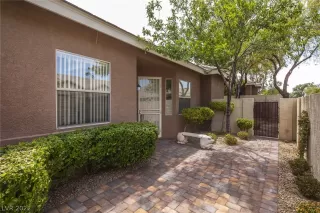 Photo #3: 2419601 Listing