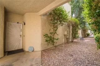 Photo #3: 2419604 Listing 