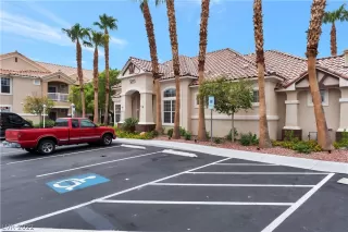 Photo #4: 2419615 Listing