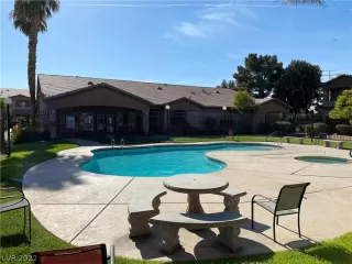 Photo #2: 2419643 Listing