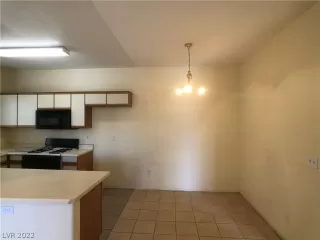 Photo #6: 2419643 Listing