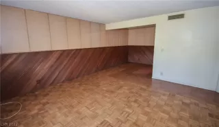 Photo #2: 2419655 Listing