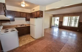 Photo #5: 2419655 Listing