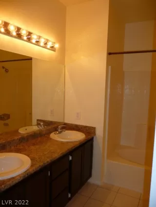 Photo #4: 2419679 Listing 