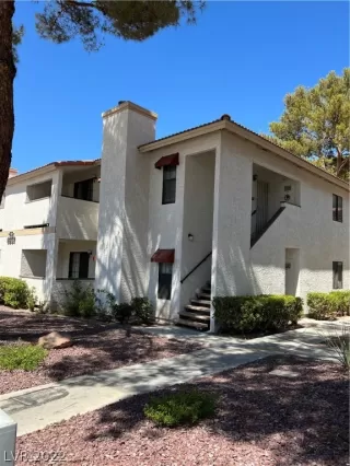 Photo #1: 2419699 Listing 