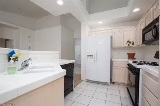 Photo #6: 2419707 Listing 