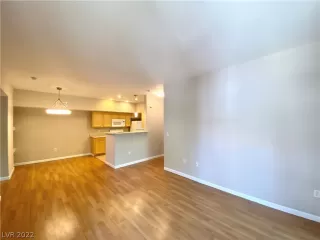 Photo #4: 2419708 Listing 