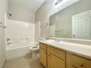 Photo #6: 2419708 Listing 