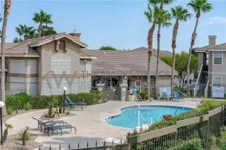 Photo #5: 2419795 Listing 