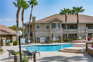 Photo #6: 2419795 Listing 