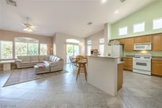 Photo #1: 2419798 Listing 