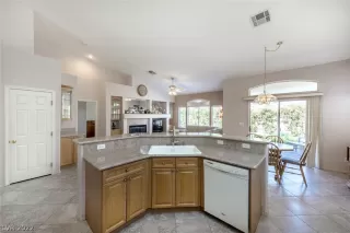 Photo #2: 2419798 Listing 