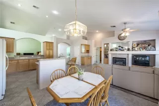 Photo #4: 2419798 Listing 