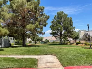 Photo #3: 2419811 Listing 