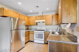 Photo #3: 2419823 Listing 