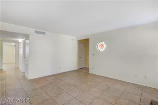 Photo #4: 2419823 Listing 