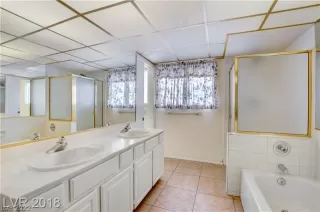 Photo #5: 2419823 Listing 