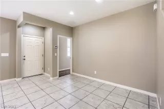 Photo #3: 2419835 Listing