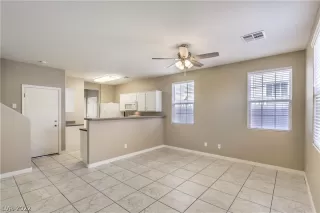 Photo #6: 2419835 Listing