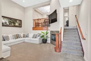 Photo #2: 2419838 Listing