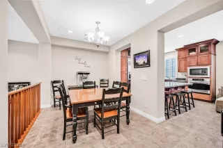 Photo #4: 2419838 Listing