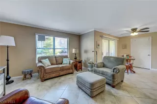 Photo #4: 2419843 Listing