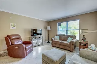 Photo #5: 2419843 Listing