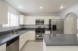 Photo #1: 2419897 Listing