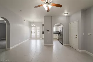 Photo #5: 2419897 Listing