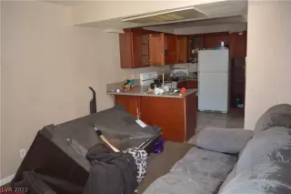 Photo #3: 2419929 Listing 