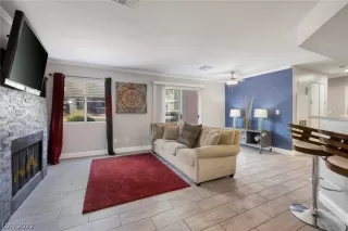 Photo #4: 2419944 Listing 