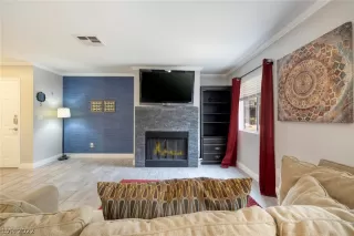 Photo #5: 2419944 Listing 