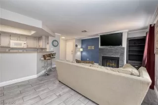 Photo #6: 2419944 Listing 