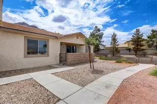 Photo #1: 2419986 Listing 