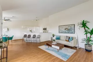 Photo #5: 2419986 Listing 