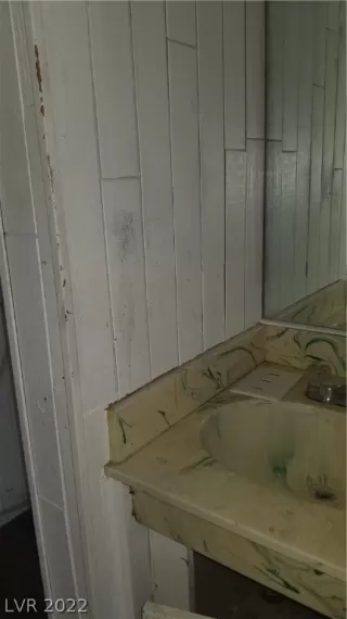 Photo #6: 2419994 Listing