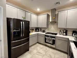 Photo #4: 2419995 Listing 