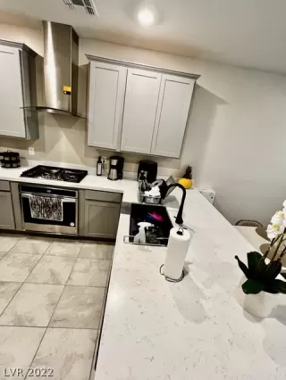 Photo #5: 2419995 Listing 