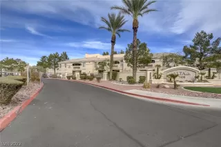 Photo #2: 2420001 Listing