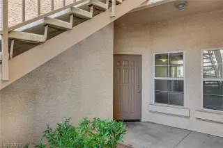 Photo #5: 2420001 Listing